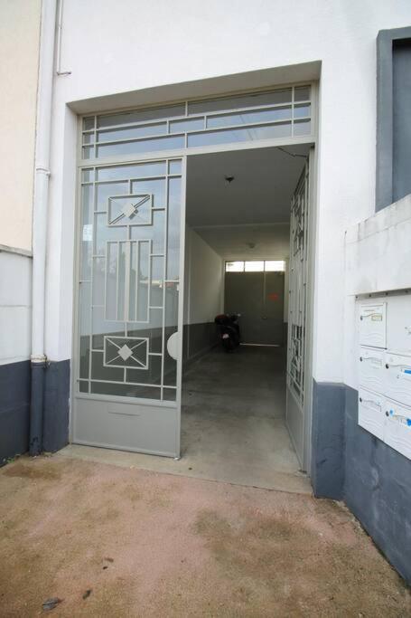 Escale-Marne Fr - 202 - Free Parking - Free Luggage Storage - All Equipped - Linen Included - Washing Machine - 10Mn Walk Metro 8 - Rer A - Panoramic View - From 1 To 14 Guests Maisons-Alfort Luaran gambar