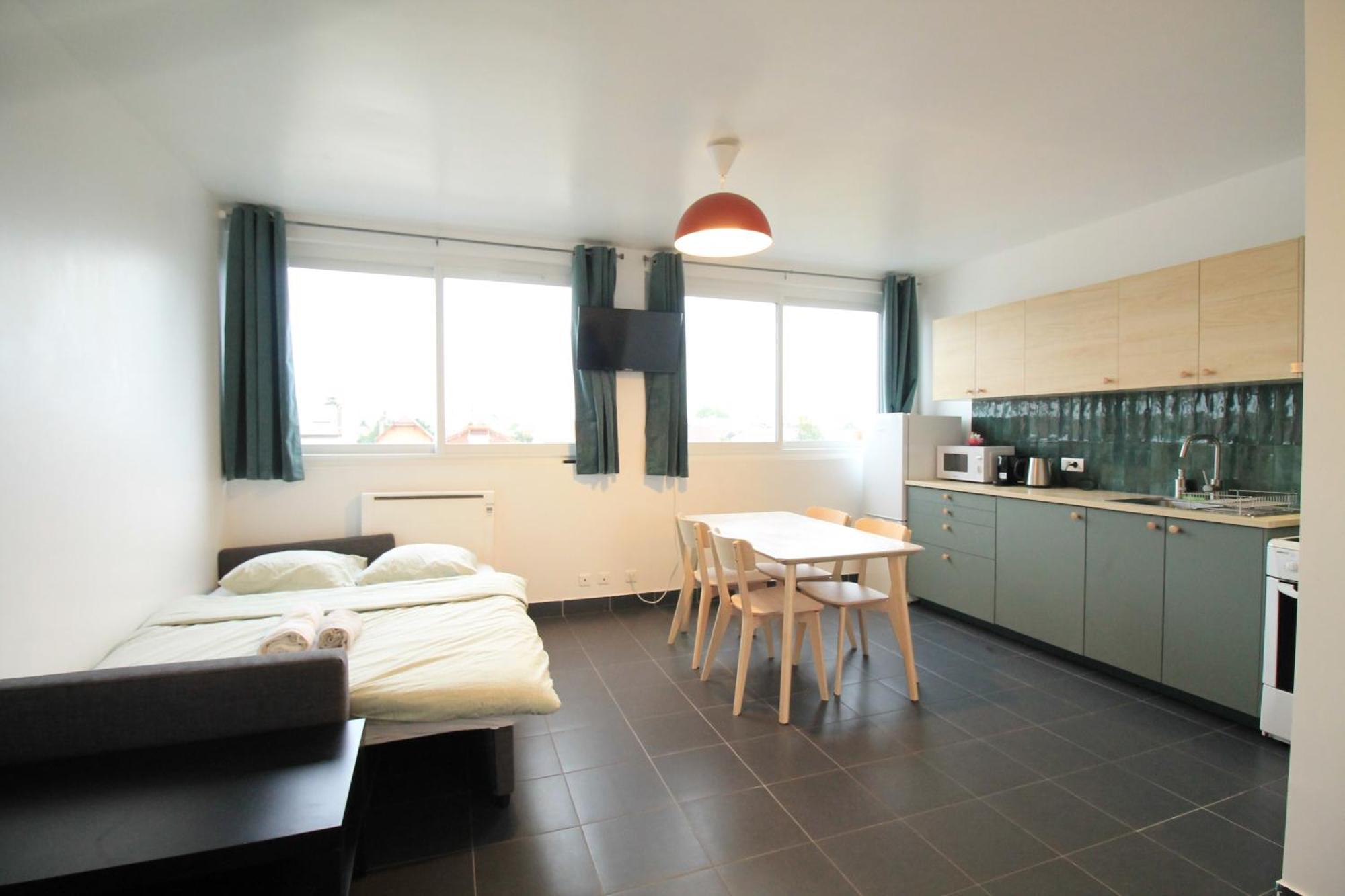 Escale-Marne Fr - 202 - Free Parking - Free Luggage Storage - All Equipped - Linen Included - Washing Machine - 10Mn Walk Metro 8 - Rer A - Panoramic View - From 1 To 14 Guests Maisons-Alfort Bilik gambar